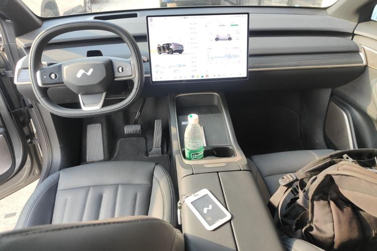 Used ONVO L60 2025 Model—60 kWh Rear-Wheel-Drive Version Center Console