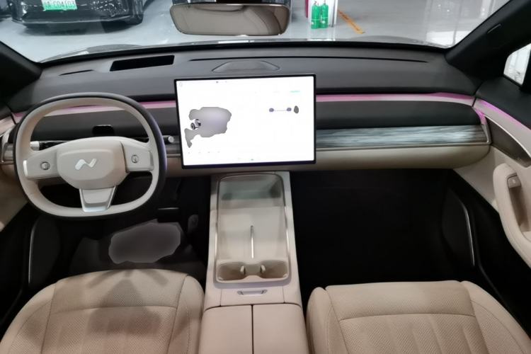 Used ONVO L60 2025 Model—60 kWh All-Wheel-Drive Version Center Console