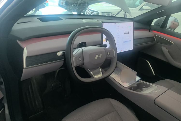 Used ONVO L60 2025 Model—60 kWh Rear-Wheel-Drive Version Center Console