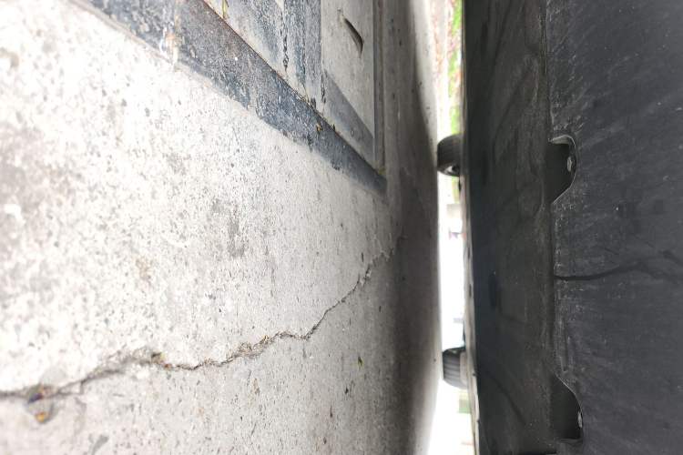 Used ONVO L60 2025 Model—60 kWh Rear-Wheel-Drive Version Chassis Front