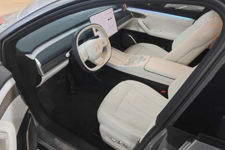 Used ONVO L60 2025 Model—60 kWh Rear-Wheel-Drive Version Driver Seat