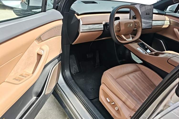 Used ONVO L60 2025 Model—60 kWh Rear-Wheel-Drive Version Driver Seat