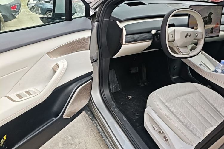 Used ONVO L60 2025 Model—60 kWh Rear-Wheel-Drive Version Driver Seat