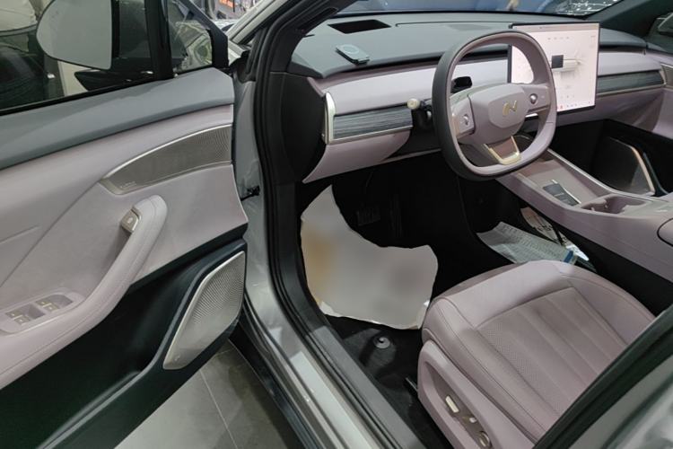 Used ONVO L60 2025 Model—60 kWh Rear-Wheel-Drive Version Driver Seat