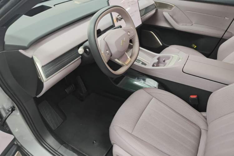 Used ONVO L60 2025 Model—60 kWh Rear-Wheel-Drive Version Driver Seat