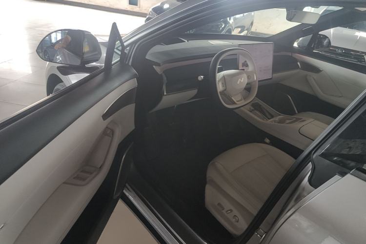 Used ONVO L60 2025 Model—60 kWh Rear-Wheel-Drive Version Driver Seat