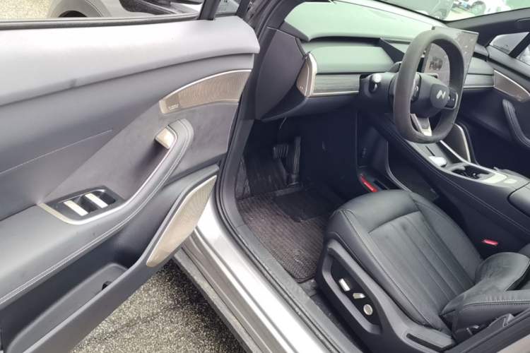 Used ONVO L60 2025 Model—60 kWh Rear-Wheel-Drive Version Driver Seat