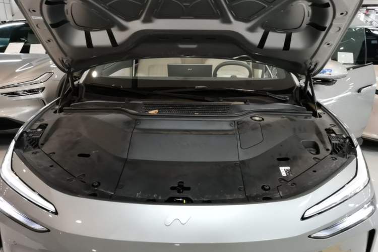 Used ONVO L60 2025 Model—60 kWh All-Wheel-Drive Version Engine Bay