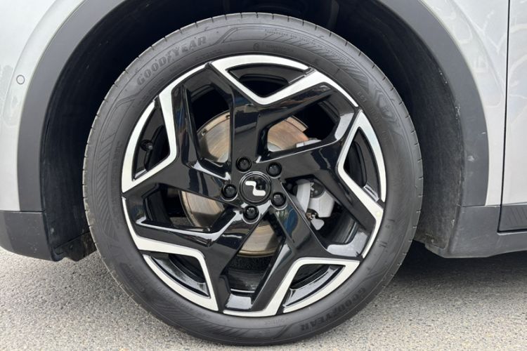Used ONVO L60 2025 Model—60 kWh All-Wheel-Drive Version Exterior 1