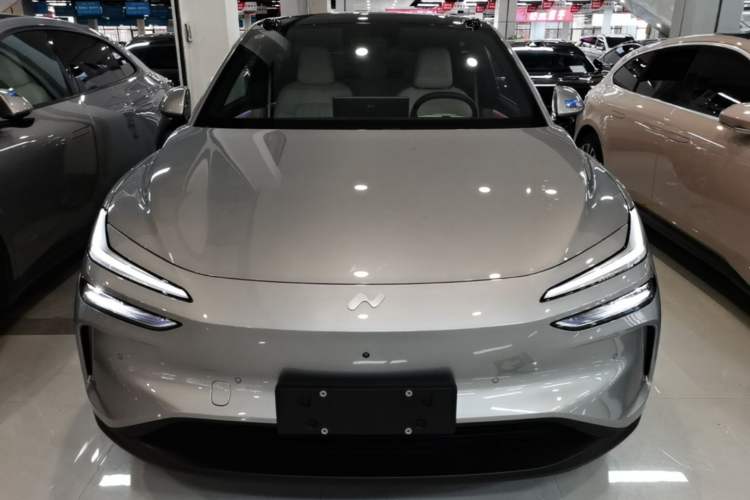 Used ONVO L60 2025 Model—60 kWh All-Wheel-Drive Version Front