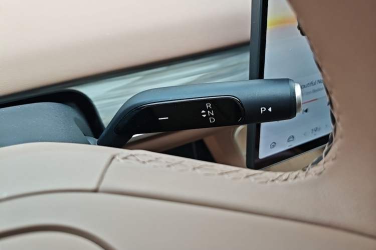 Used ONVO L60 2025 Model—60 kWh Rear-Wheel-Drive Version Gear Lever