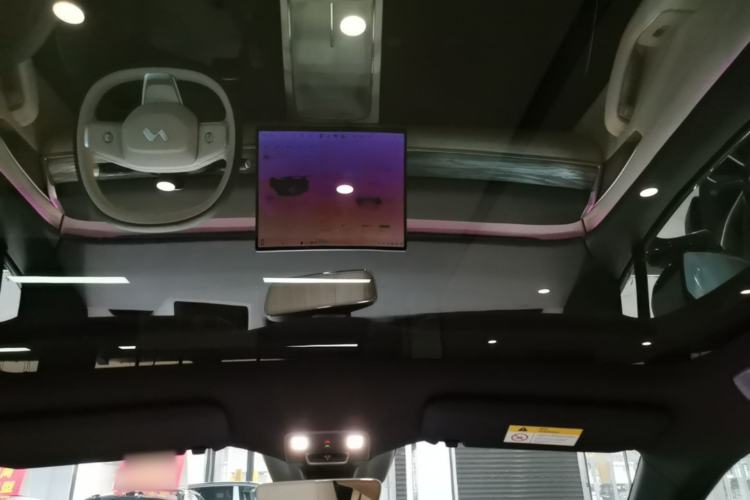 Used ONVO L60 2025 Model—60 kWh All-Wheel-Drive Version Headliner