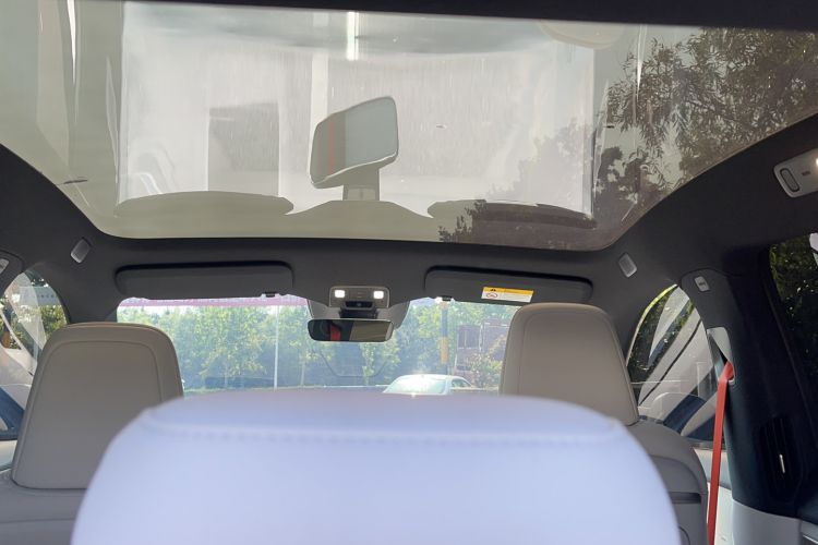 Used ONVO L60 2025 Model—60 kWh Rear-Wheel-Drive Version Headliner