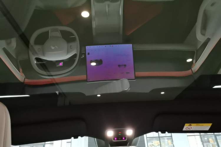 Used ONVO L60 2025 Model—60 kWh Rear-Wheel-Drive Version Headliner