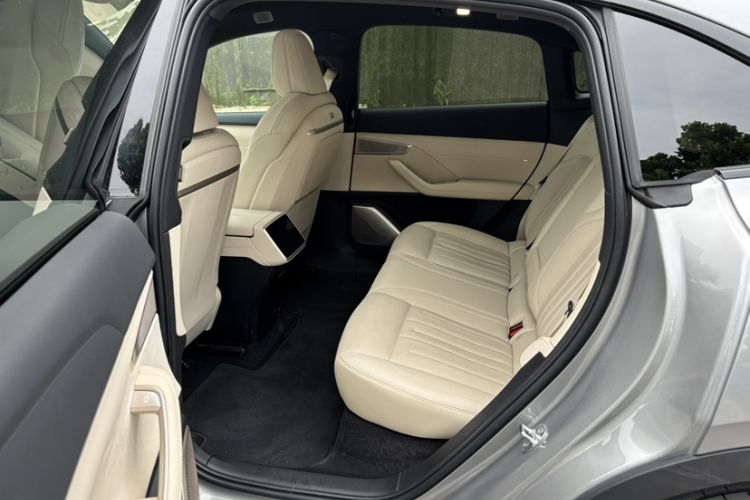 Used ONVO L60 2025 Model—60 kWh All-Wheel-Drive Version Interior 3