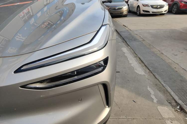 Used ONVO L60 2025 Model—60 kWh Rear-Wheel-Drive Version Left Front Headlight
