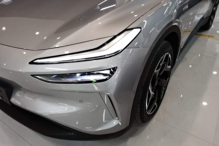 Used ONVO L60 2025 Model—60 kWh All-Wheel-Drive Version Left Front Headlight