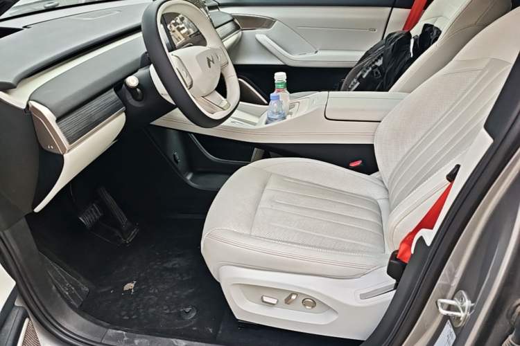 Used ONVO L60 2025 Model—60 kWh Rear-Wheel-Drive Version Left Front Seat