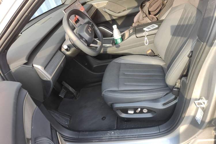 Used ONVO L60 2025 Model—60 kWh Rear-Wheel-Drive Version Left Front Seat
