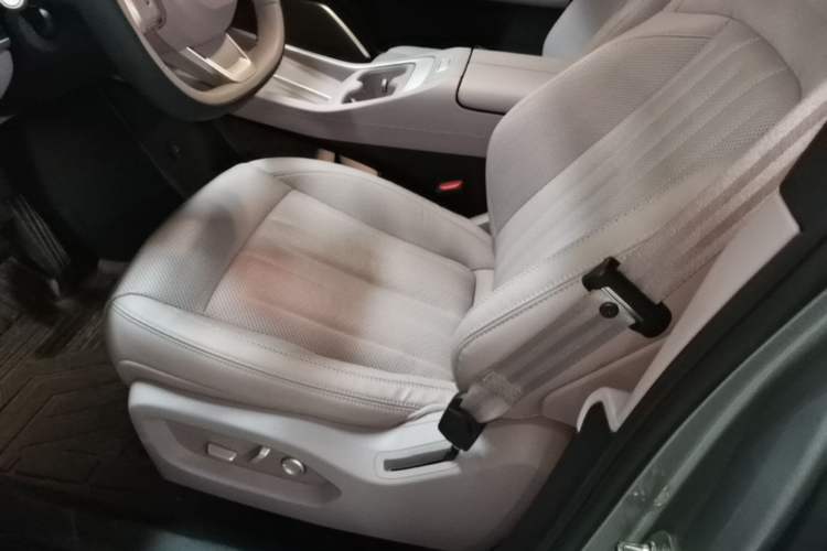 Used ONVO L60 2025 Model—60 kWh Rear-Wheel-Drive Version Left Front Seat
