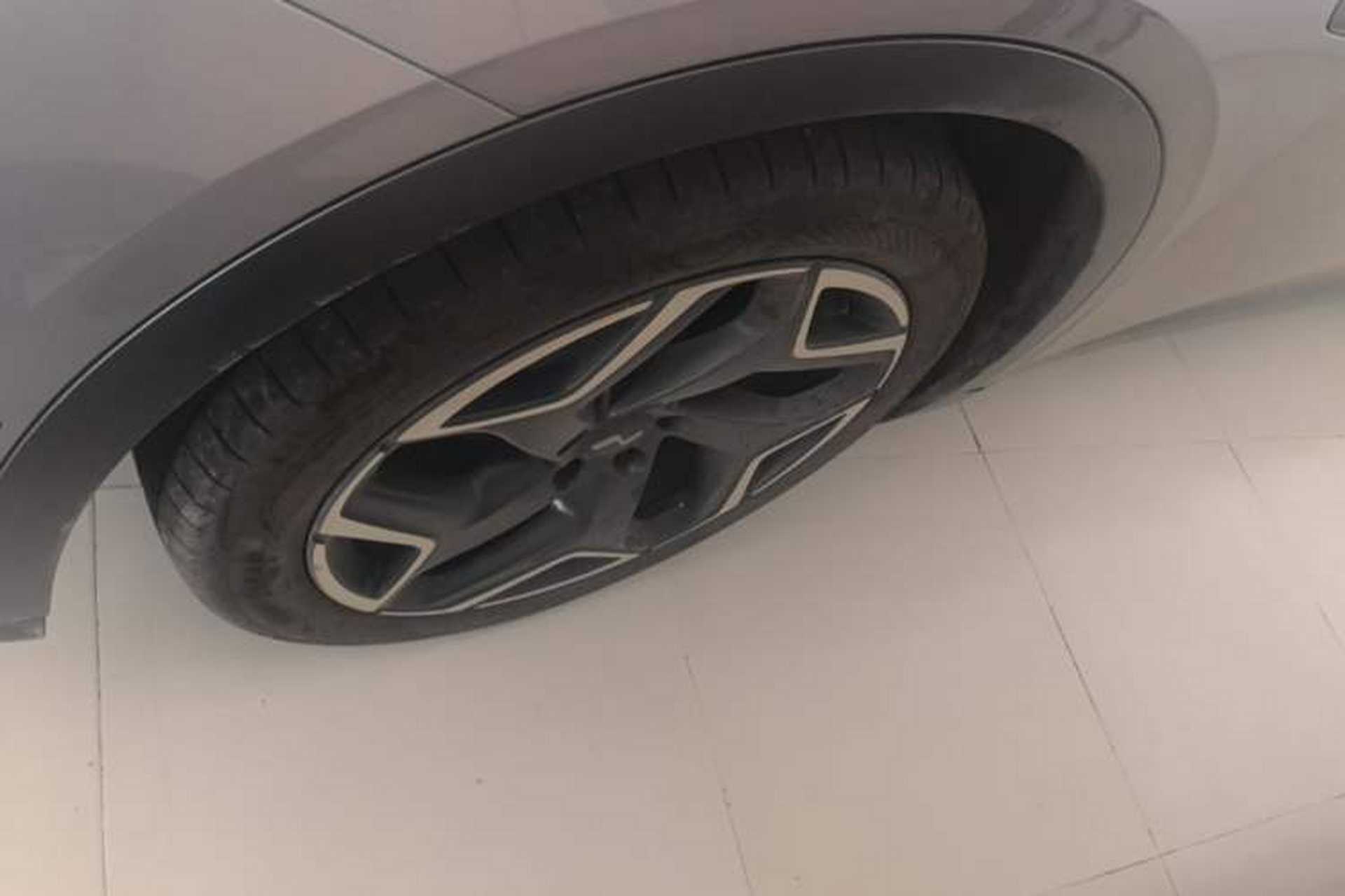 Used ONVO L60 2025 Model—60 kWh Rear-Wheel-Drive Version Left Front Wheel Hub