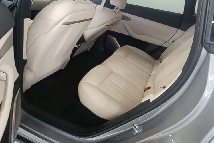 Used ONVO L60 2025 Model—60 kWh Rear-Wheel-Drive Version Left Rear Seat