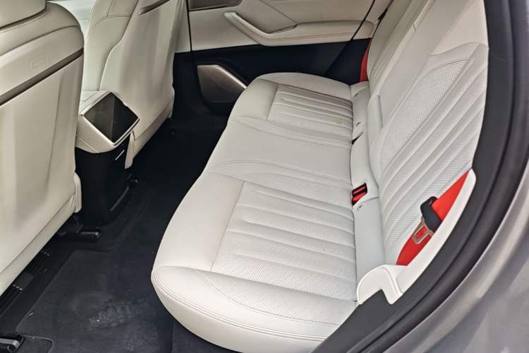 Used ONVO L60 2025 Model—60 kWh Rear-Wheel-Drive Version Left Rear Seat