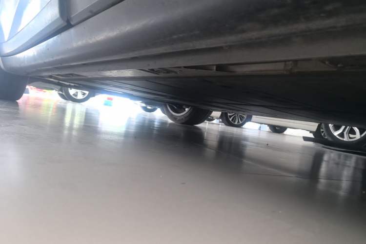 Used ONVO L60 2025 Model—60 kWh Rear-Wheel-Drive Version Left Side Sill