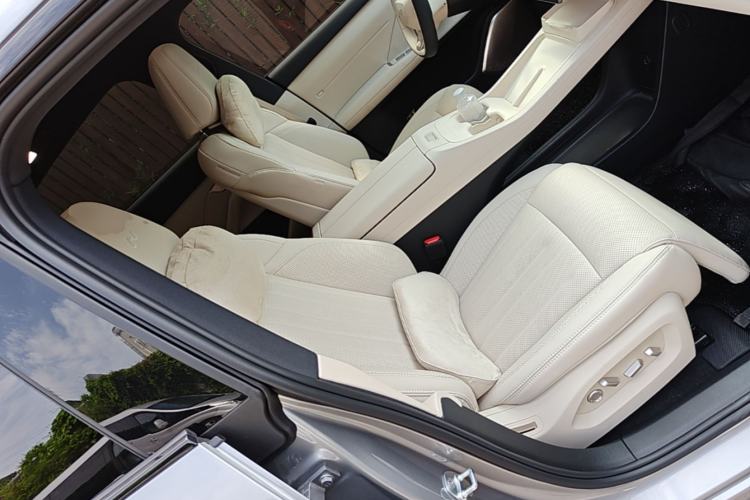 Used ONVO L60 2025 Model—60 kWh Rear-Wheel-Drive Version Right Front Seat