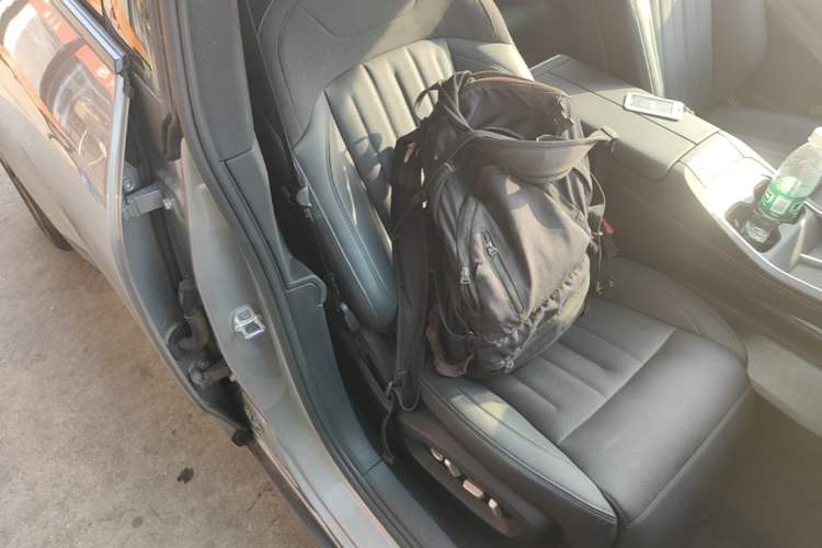 Used ONVO L60 2025 Model—60 kWh Rear-Wheel-Drive Version Right Front Seat