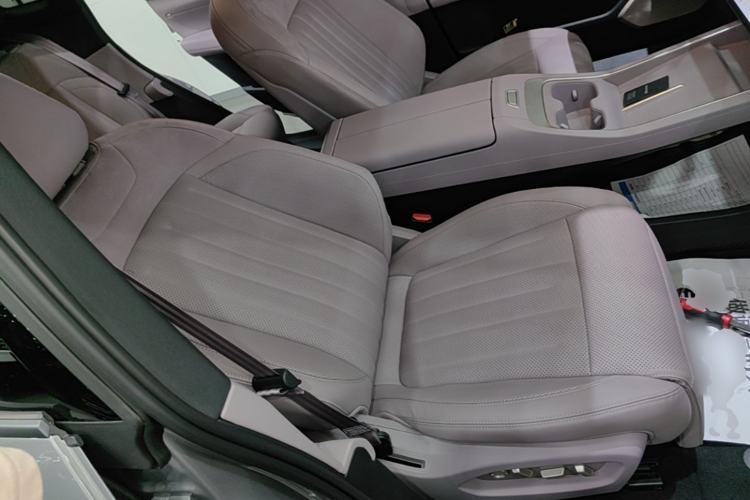Used ONVO L60 2025 Model—60 kWh Rear-Wheel-Drive Version Right Front Seat
