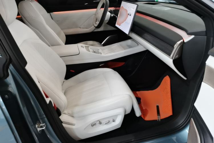 Used ONVO L60 2025 Model—60 kWh Rear-Wheel-Drive Version Right Front Seat