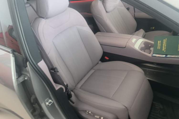 Used ONVO L60 2025 Model—60 kWh Rear-Wheel-Drive Version Right Front Seat