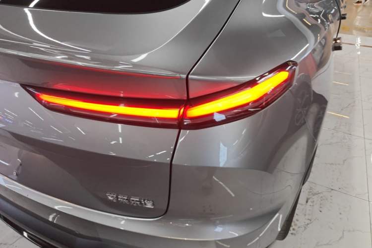 Used ONVO L60 2025 Model—60 kWh Rear-Wheel-Drive Version Right Rear Taillight