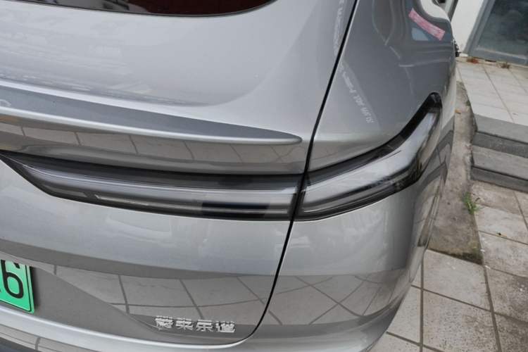 Used ONVO L60 2025 Model—60 kWh Rear-Wheel-Drive Version Right Rear Taillight