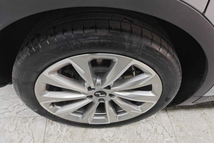 Used ONVO L60 2025 Model—60 kWh Rear-Wheel-Drive Version Right Rear Wheel Hub