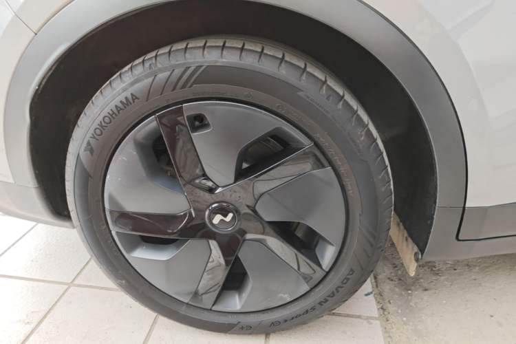 Used ONVO L60 2025 Model—60 kWh Rear-Wheel-Drive Version Right Rear Wheel Hub