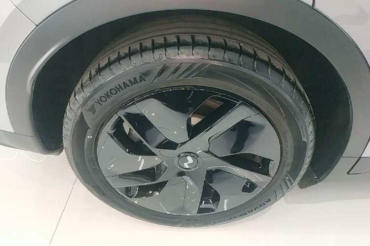 Used ONVO L60 2025 Model—85 kWh Rear-Wheel-Drive Version Right Rear Wheel Hub