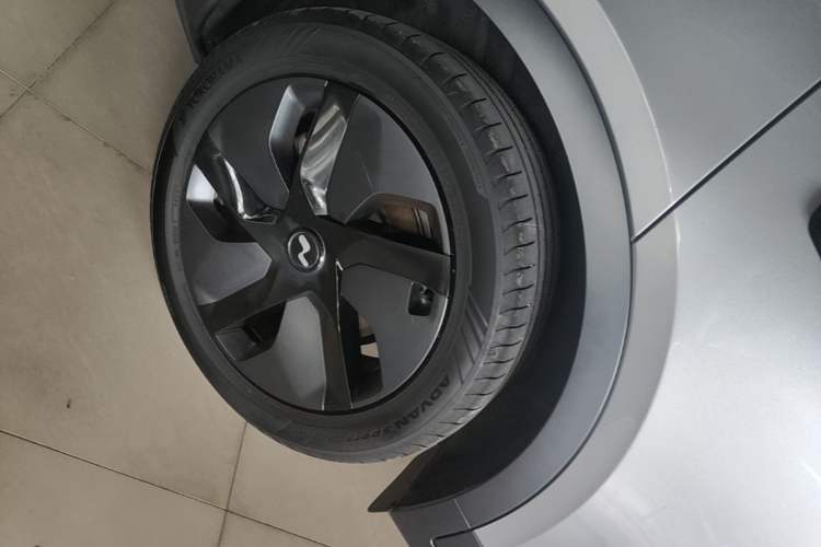 Used ONVO L60 2025 Model—60 kWh Rear-Wheel-Drive Version Right Rear Wheel Hub
