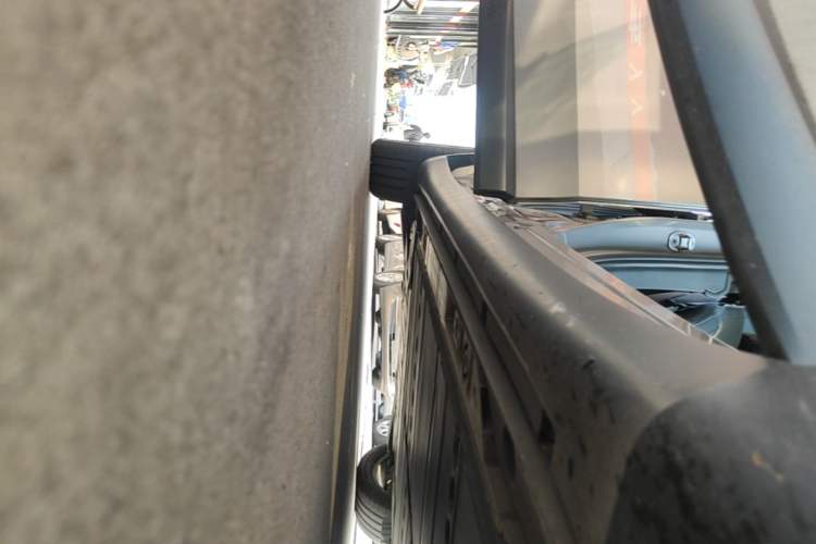 Used ONVO L60 2025 Model—60 kWh Rear-Wheel-Drive Version Right Side Sill
