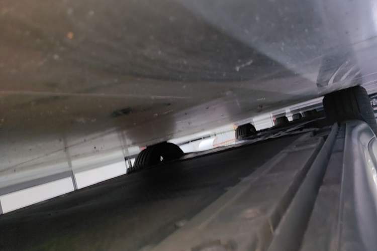 Used ONVO L60 2025 Model—60 kWh Rear-Wheel-Drive Version Right Side Sill