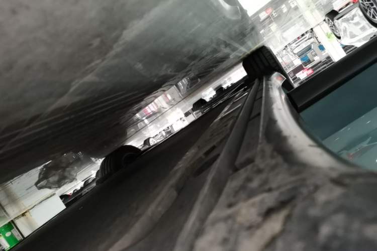 Used ONVO L60 2025 Model—60 kWh Rear-Wheel-Drive Version Right Side Sill