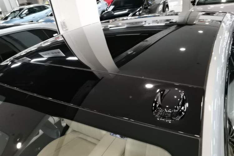 Used ONVO L60 2025 Model—60 kWh All-Wheel-Drive Version Roof