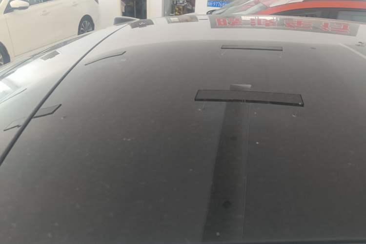 Used ONVO L60 2025 Model—60 kWh Rear-Wheel-Drive Version Roof