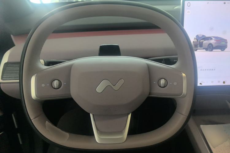 Used ONVO L60 2025 Model—60 kWh Rear-Wheel-Drive Version Steering Wheel