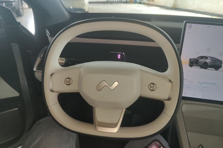 Used ONVO L60 2025 Model—60 kWh Rear-Wheel-Drive Version Steering Wheel
