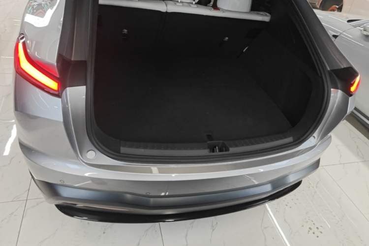 Used ONVO L60 2025 Model—60 kWh Rear-Wheel-Drive Version Trunk