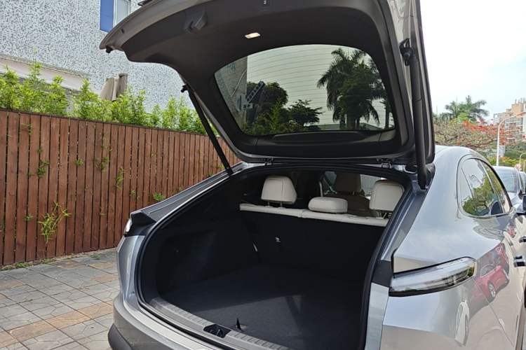 Used ONVO L60 2025 Model—60 kWh Rear-Wheel-Drive Version Trunk