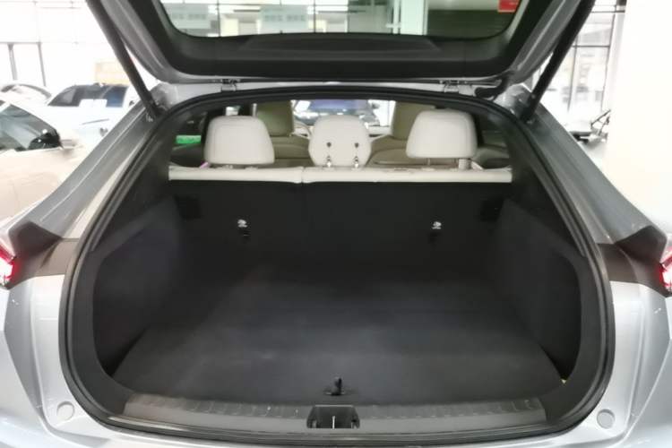 Used ONVO L60 2025 Model—60 kWh All-Wheel-Drive Version Trunk