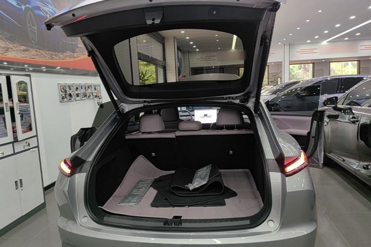 Used ONVO L60 2025 Model—60 kWh Rear-Wheel-Drive Version Trunk